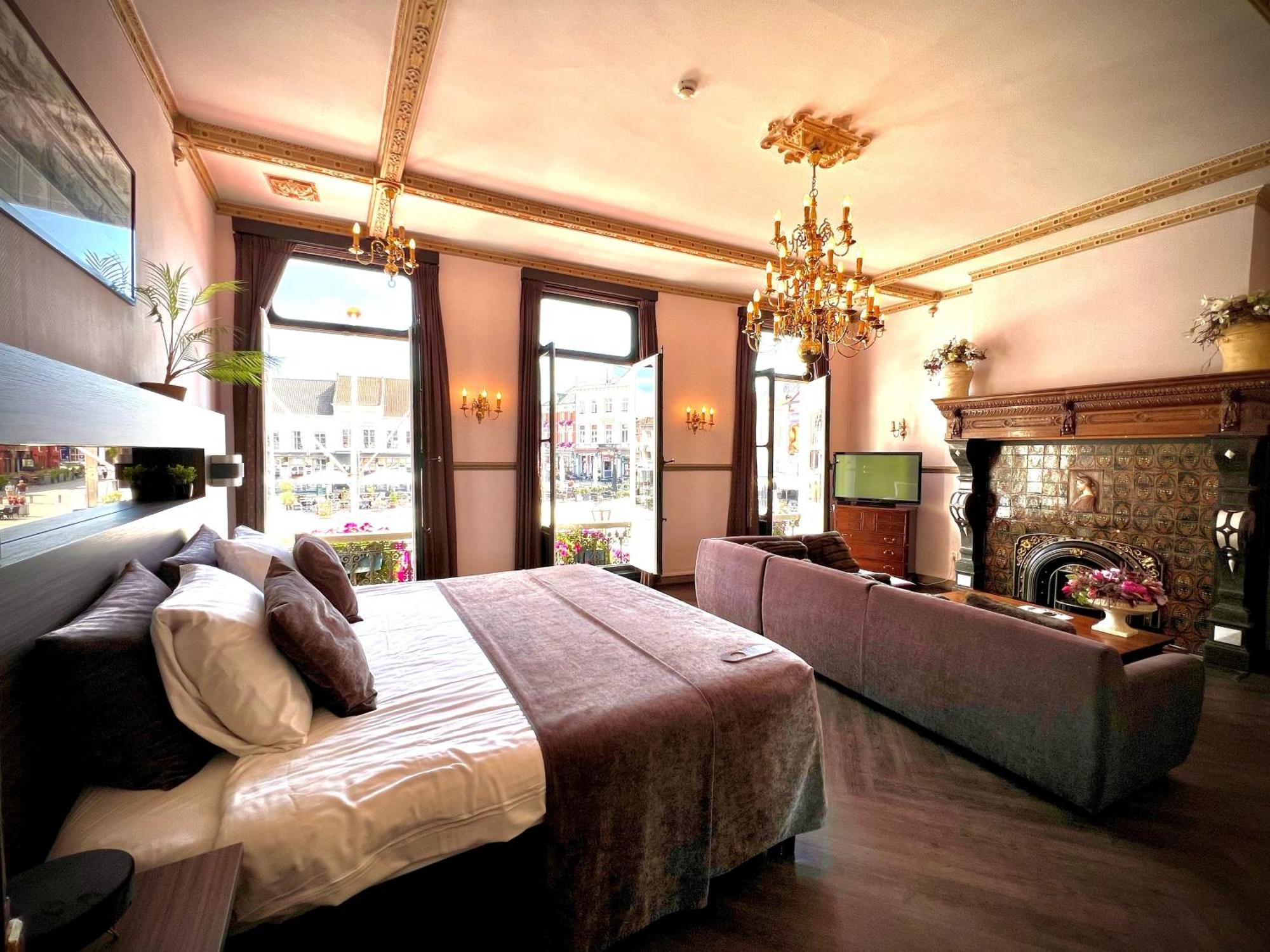 Grand Cafe Hotel De Bourgondier ベルヘン・オプ・ゾーム エクステリア 写真