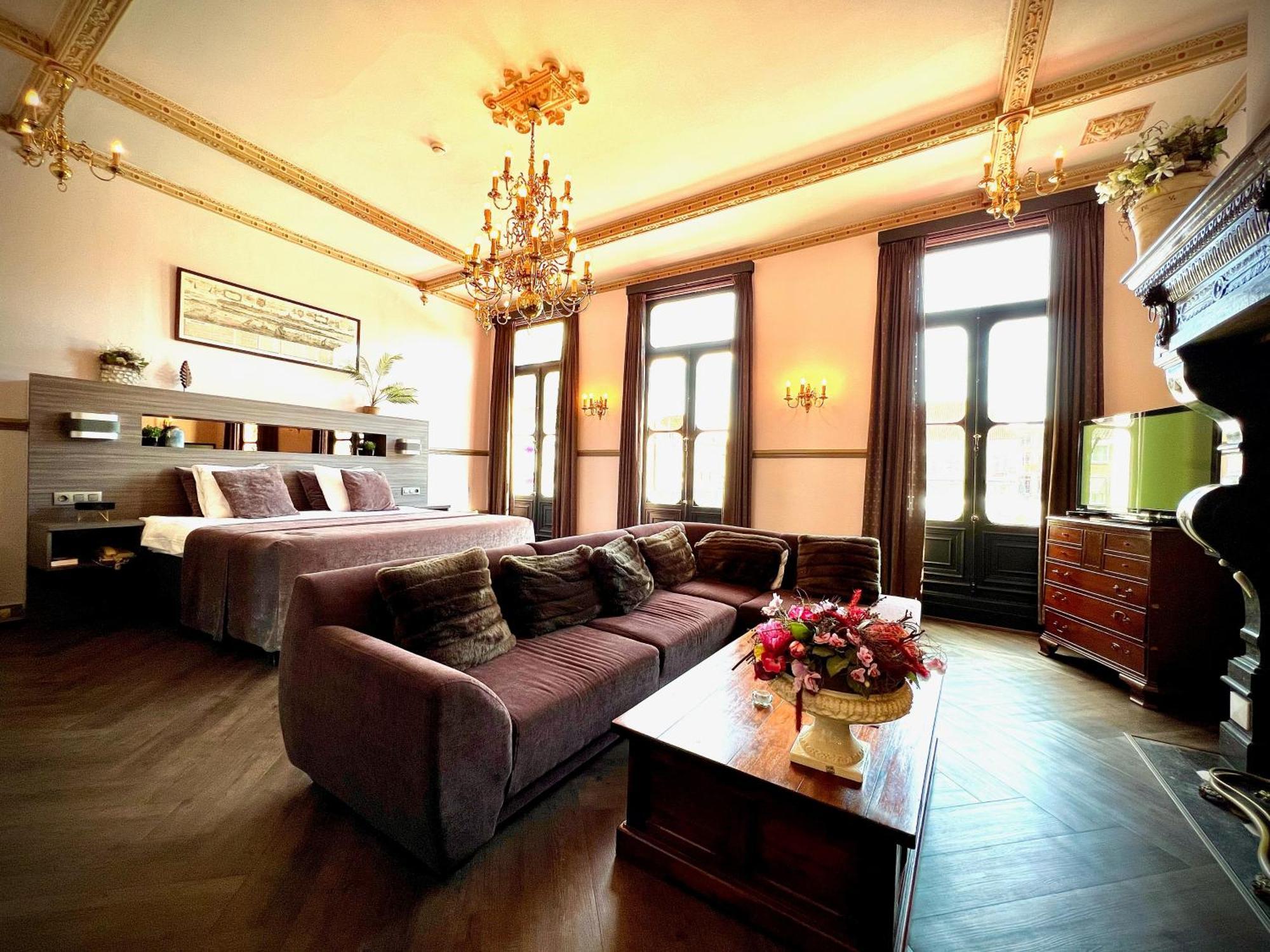 Grand Cafe Hotel De Bourgondier ベルヘン・オプ・ゾーム エクステリア 写真