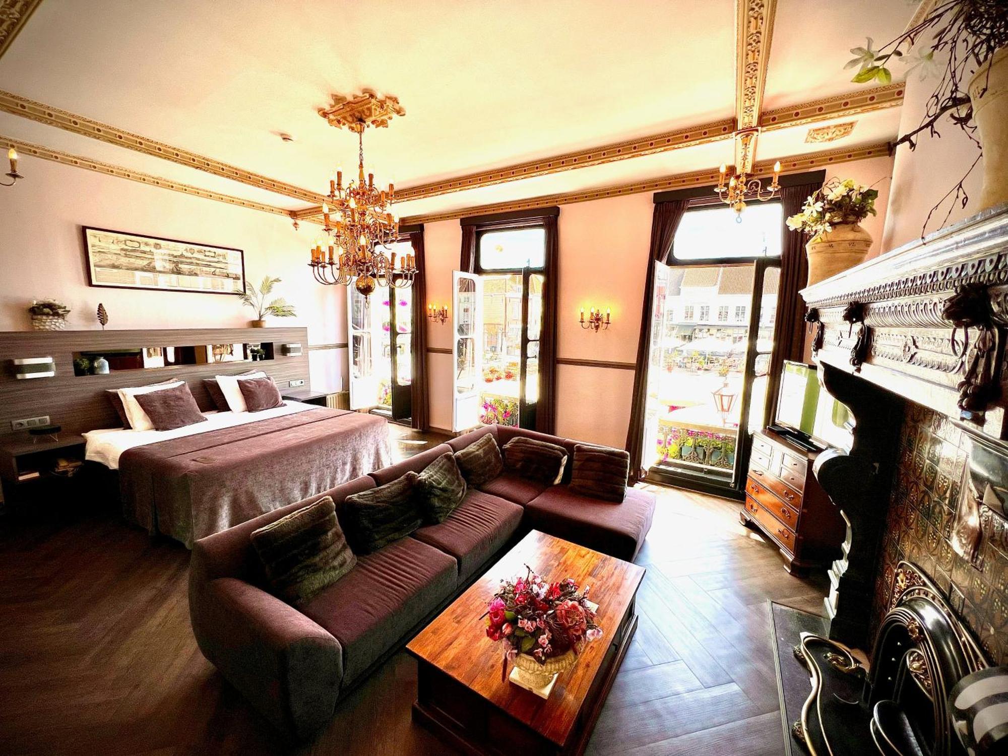 Grand Cafe Hotel De Bourgondier ベルヘン・オプ・ゾーム エクステリア 写真