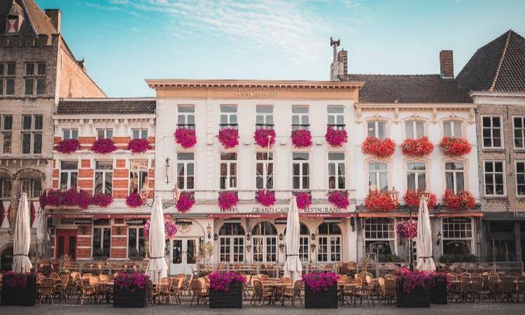 Grand Cafe Hotel De Bourgondier ベルヘン・オプ・ゾーム エクステリア 写真