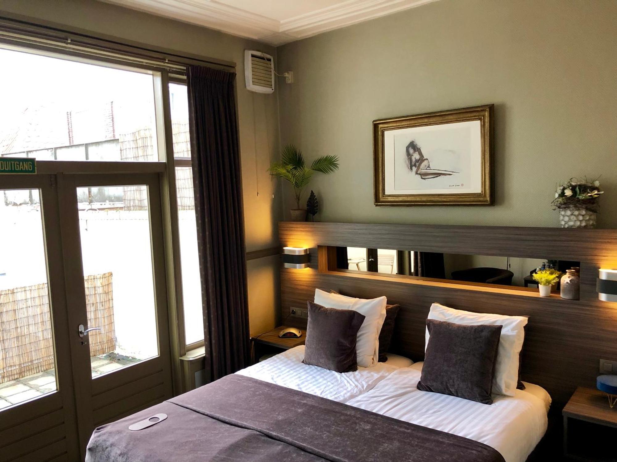 Grand Cafe Hotel De Bourgondier ベルヘン・オプ・ゾーム エクステリア 写真